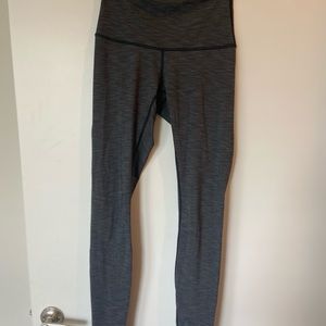 Women’s Lululemon leggings size 6